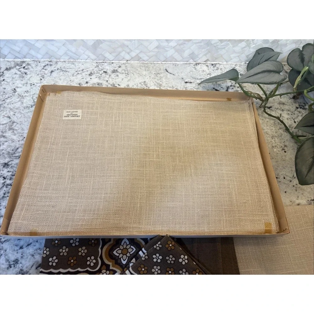 NOS 8 Old Bleach Napkins/placemat Irish Linen Luncheon‎ Set Original Box *READ*